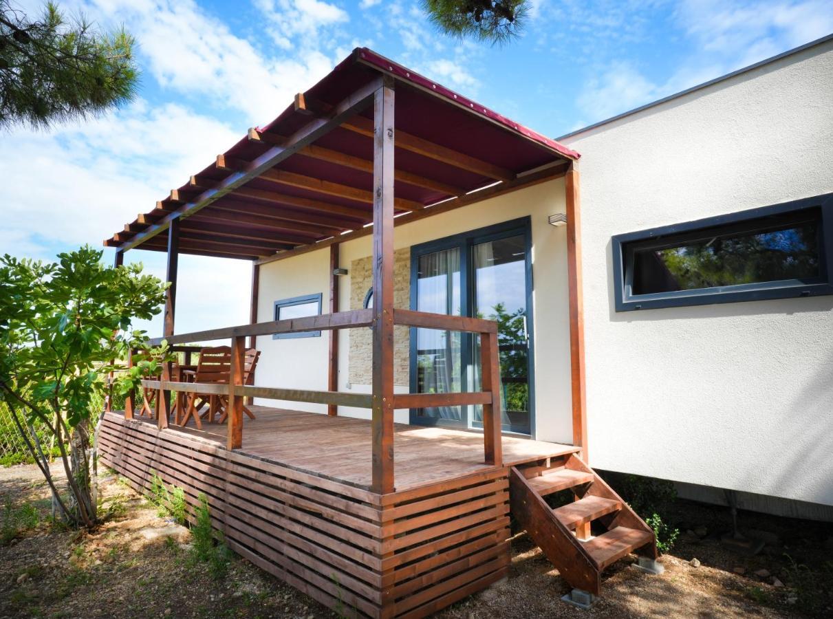 Mediteran Travel Mobile Homes Miran Pirovac Exterior foto